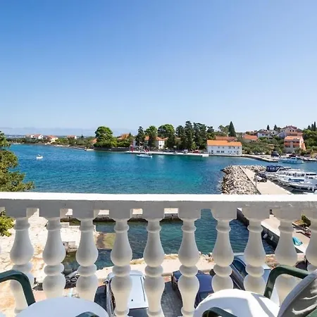 Apartments Nena- 10M From Sea Appartement
