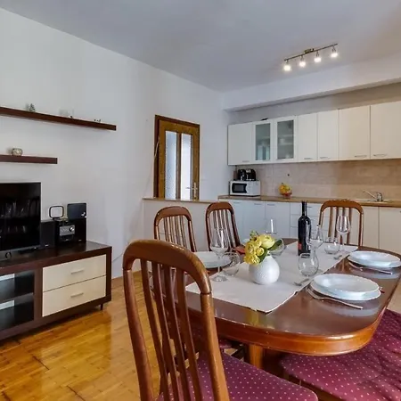 Apartments Nena- 10M From Sea