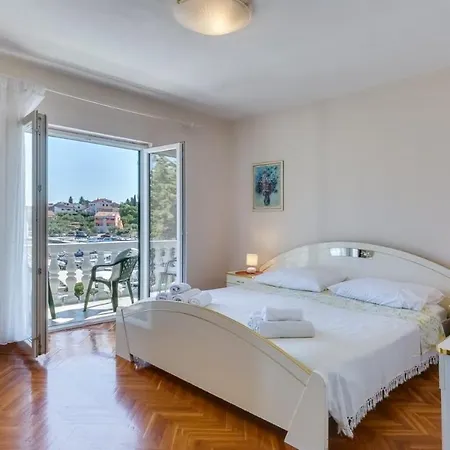 Lägenhet Apartments Nena- 10M From Sea Lukoran