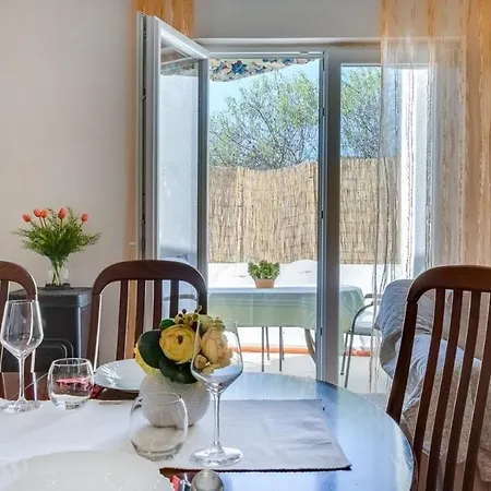 Apartments Nena- 10M From Sea * Lukoran