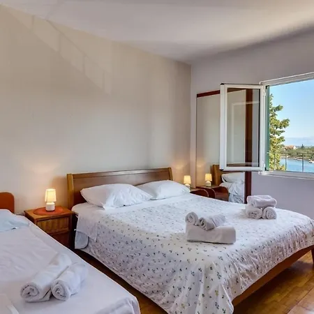 Apartments Nena- 10M From Sea