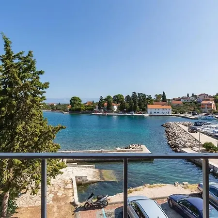 Appartement Apartments Nena- 10M From Sea Lukoran