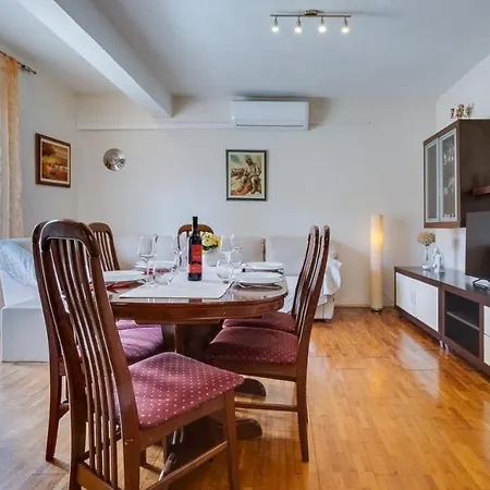 Appartement Apartments Nena- 10M From Sea *